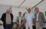 Lancement de souscription pour une église. P. Dubourg-Noves à gauche. Photo (...)